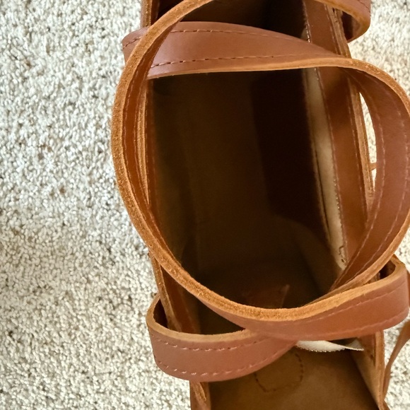 Portland Leather Tan Women's Tote - Picture 2 of 3